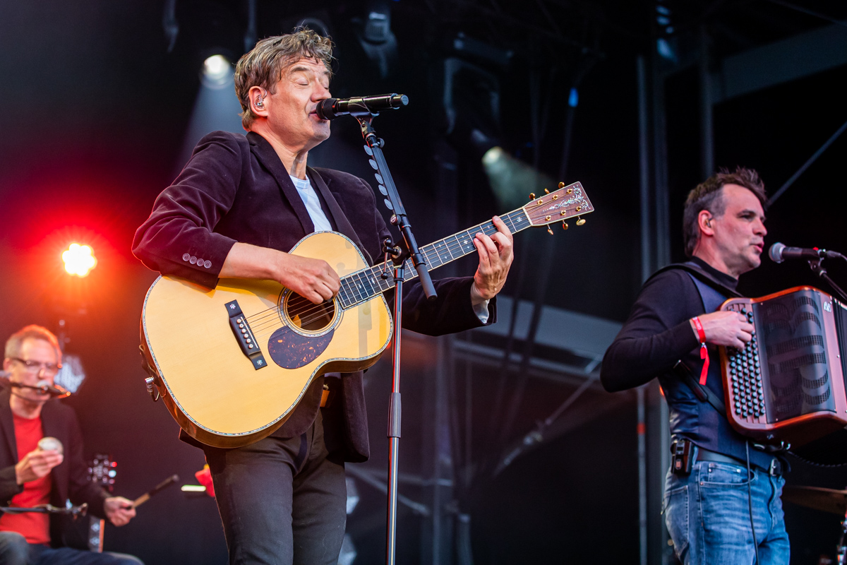 Bart Peeters @ Grenspop Hoogstraten, picture 12, photographed by Dimitri Vanlommel - FrontView Magazine