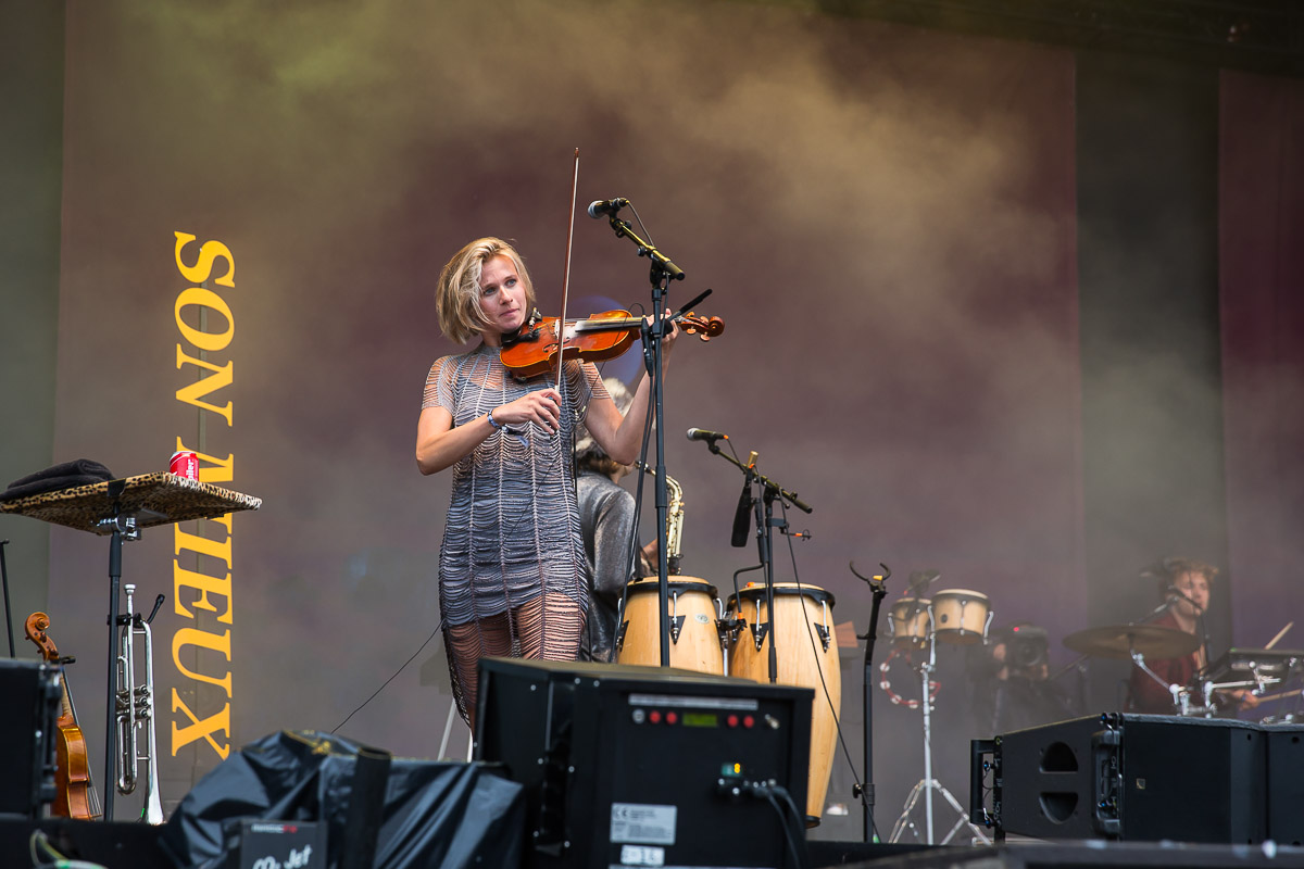 Son Mieux @ Vestrock 2022, picture 22, photographed by Marc Verdonck - FrontView Magazine