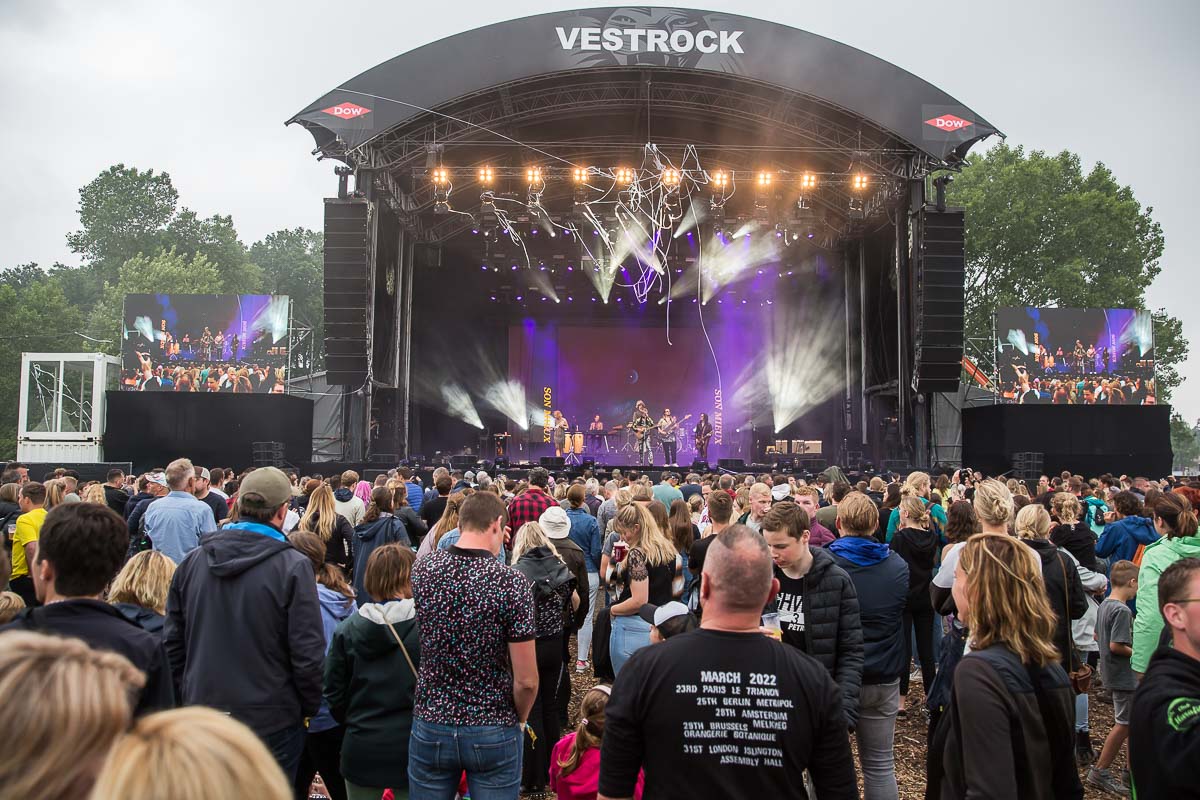 Son Mieux @ Vestrock 2022, picture 23, photographed by Marc Verdonck - FrontView Magazine