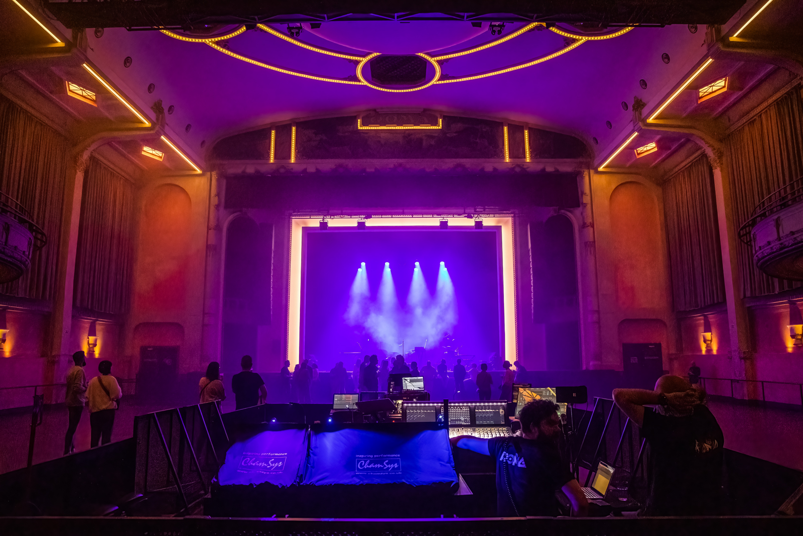 Eefje De Visser (Pitou as support act) Live @ De Roma, picture 2, photographed by Paul Jongeneelen - FrontView Magazine