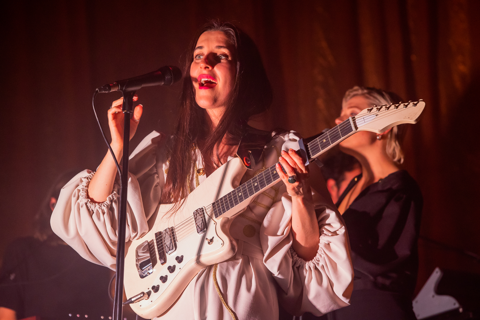 Eefje De Visser (Pitou as support act) Live @ De Roma, picture 13, photographed by Paul Jongeneelen - FrontView Magazine
