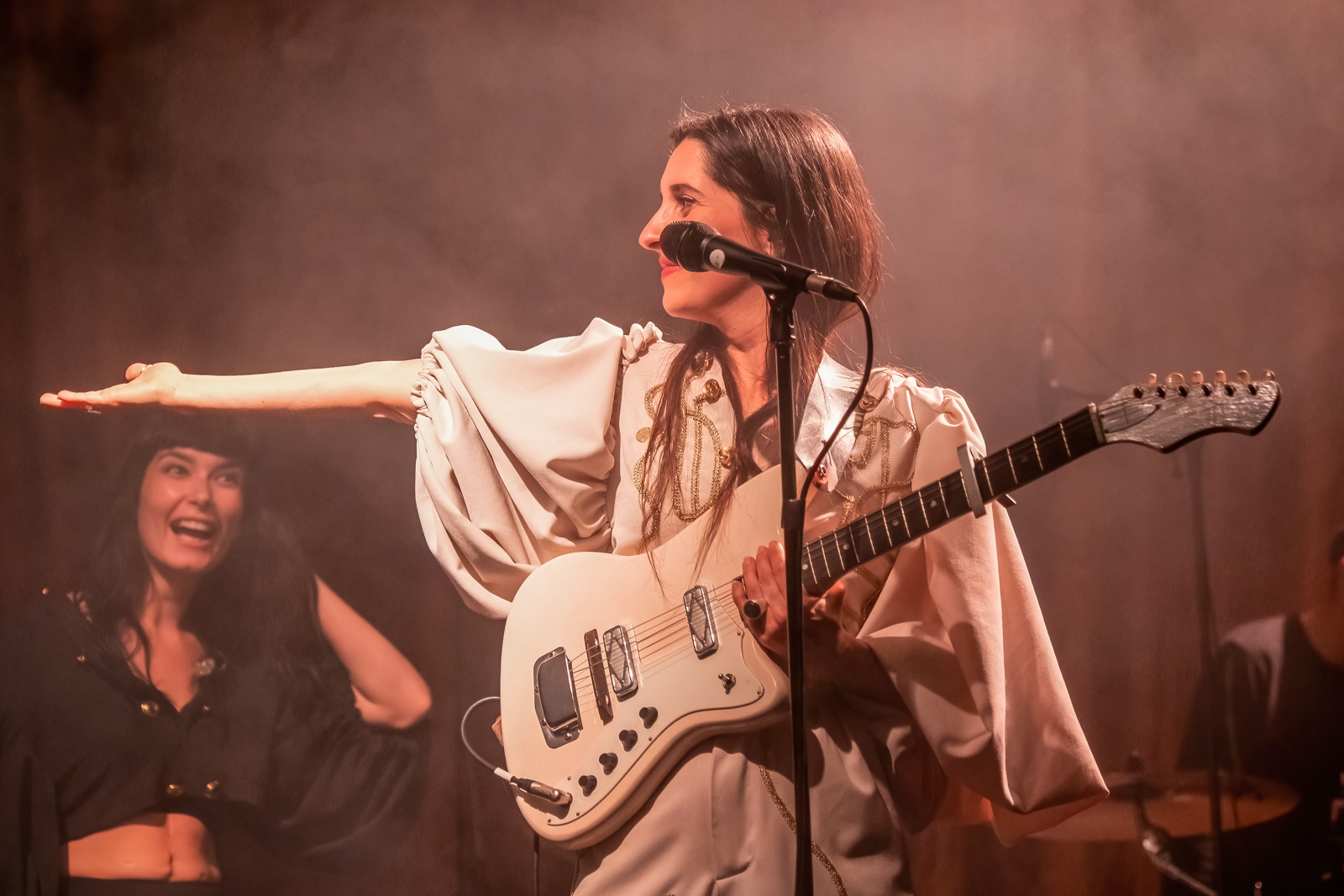 Eefje De Visser (Pitou as support act) Live @ De Roma, picture 20, photographed by Paul Jongeneelen - FrontView Magazine