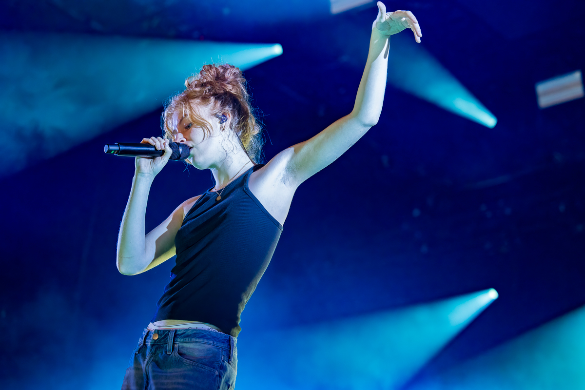 Froukje @ Best Kept Secret 2022, picture 1, photographed by Dorien Goetschalckx - FrontView Magazine