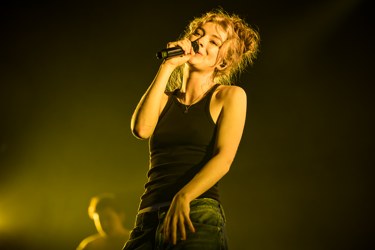 Froukje @ Best Kept Secret 2022, picture 2, photographed by Dorien Goetschalckx - FrontView Magazine