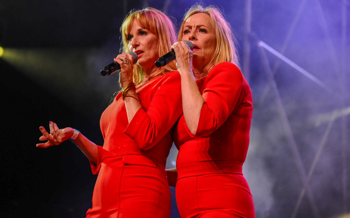Dolly Dots @ Hello Festival Emmen, picture 5, photographed by Peter Minnebo - FrontView Magazine