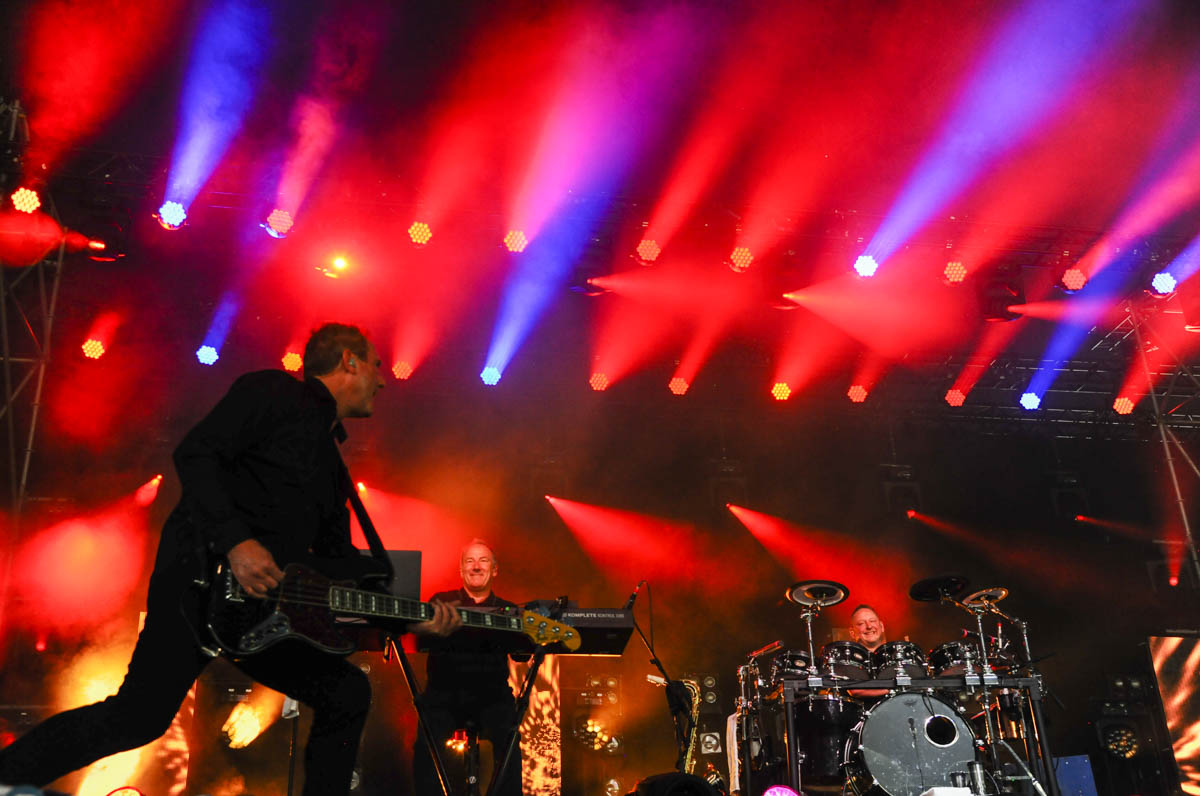 OMD @ Hello Festival Emmen, foto 7, foto's door Peter Minnebo - FrontView Magazine
