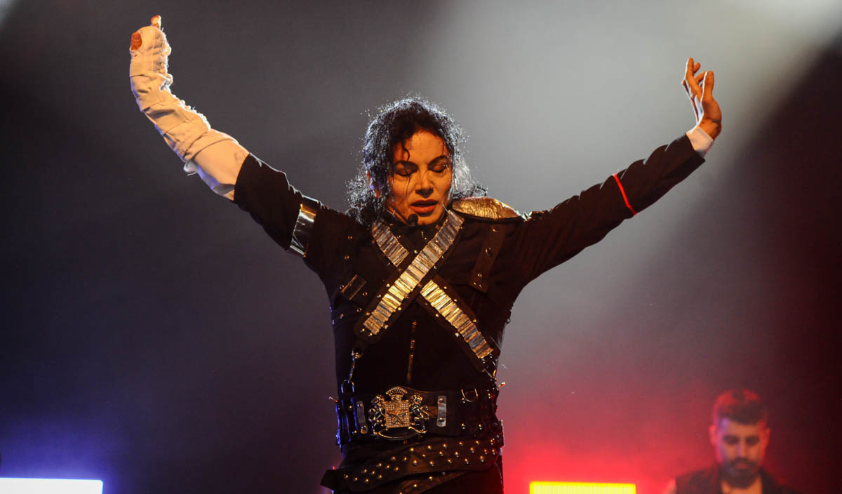Sergio Cortes Michael Jackson @ Hello Festival Emmen, picture 14, photographed by Peter Minnebo - FrontView Magazine