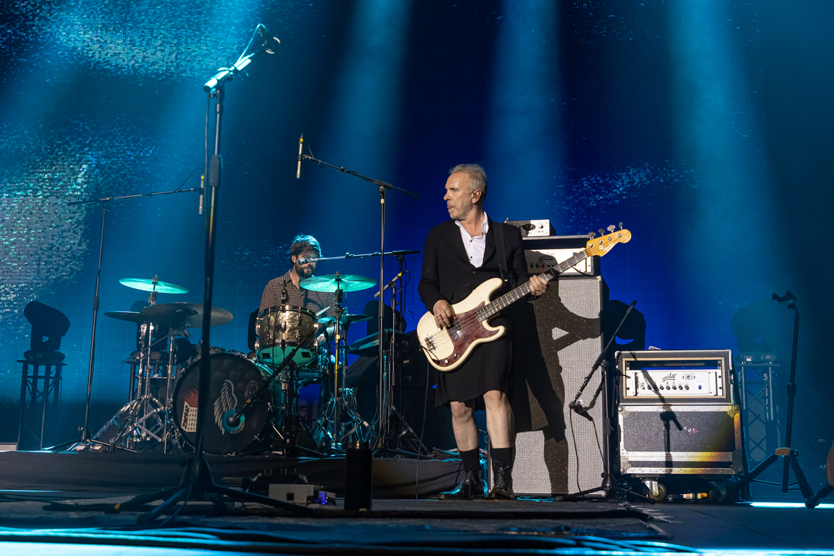 Crowded House @ Lotto Arena, picture 4, photographed by dirk janssens - FrontView Magazine