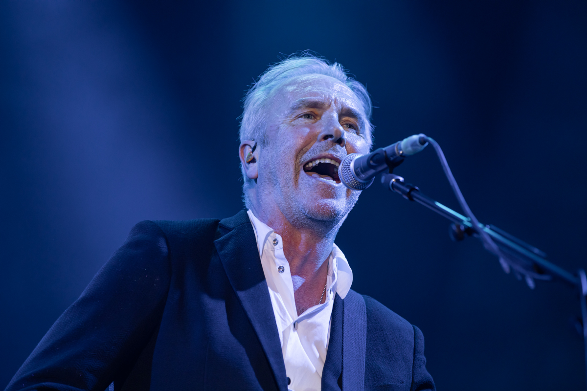 Crowded House @ Lotto Arena, picture 8, photographed by dirk janssens - FrontView Magazine