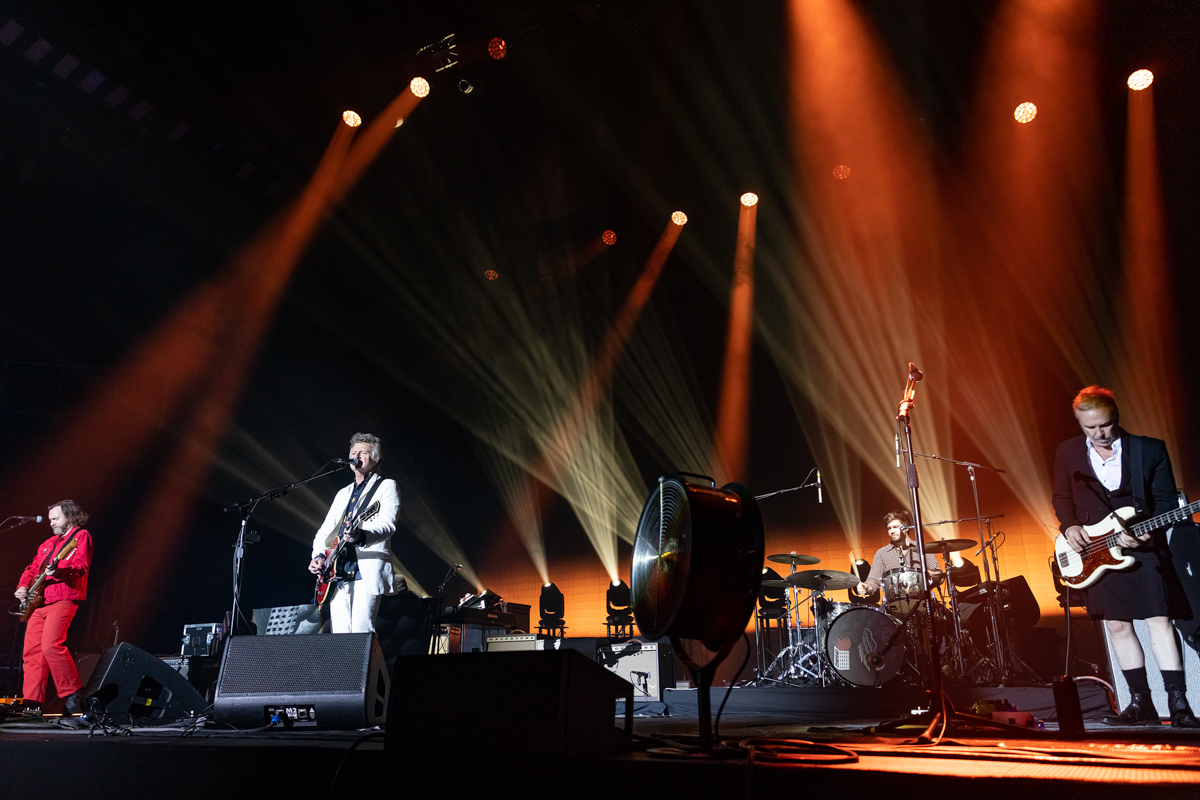 Crowded House @ Lotto Arena, picture 10, photographed by dirk janssens - FrontView Magazine