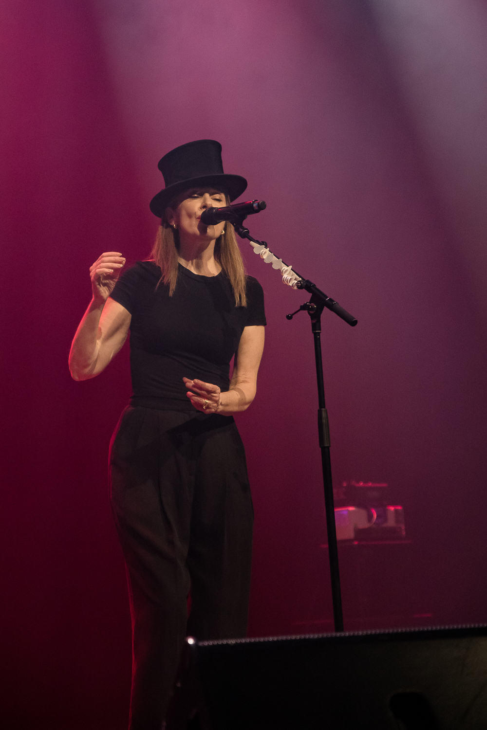 Suzanne Vega @ Het Depot, foto 3, foto's door Jürgen Bruynooghe - FrontView Magazine