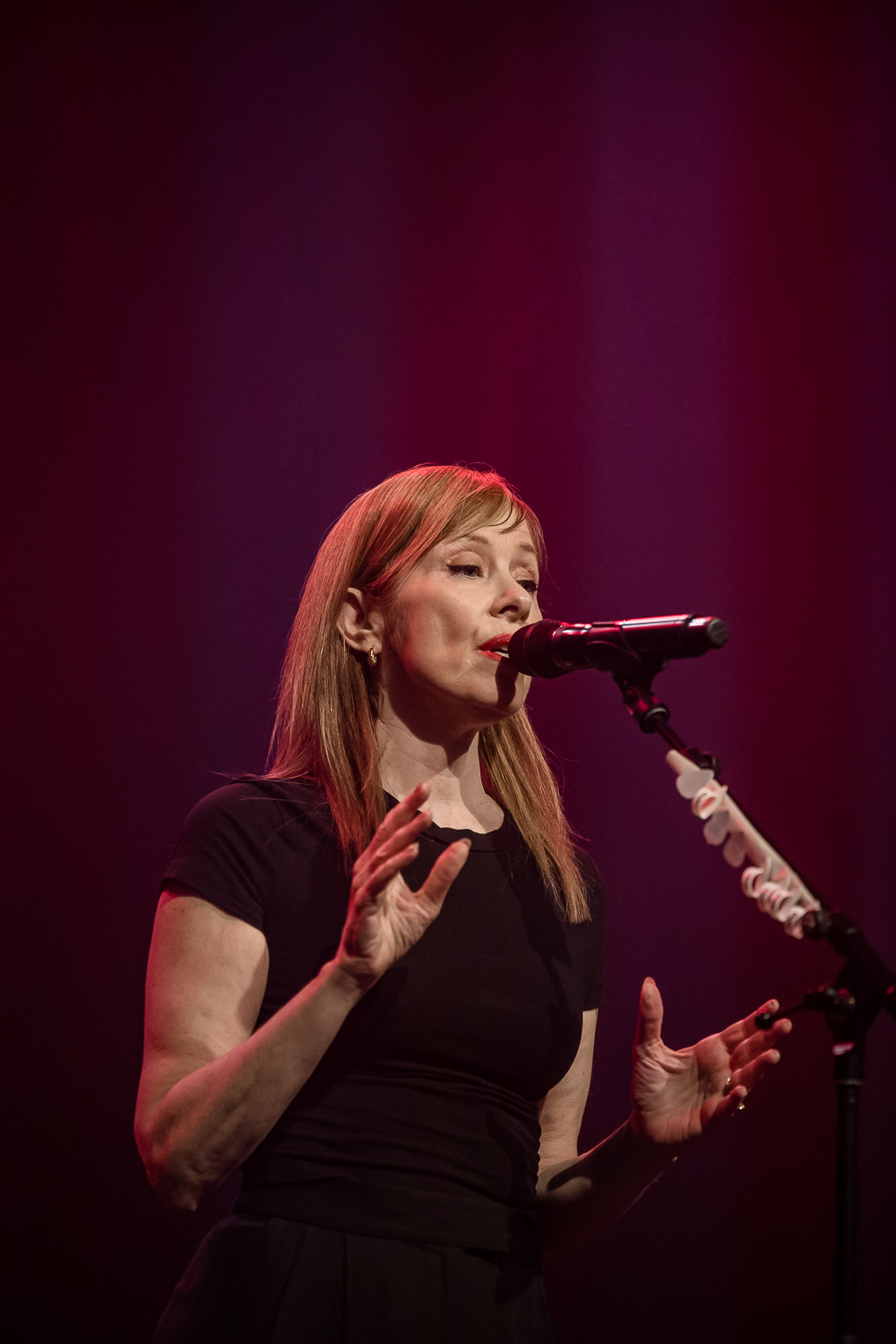 Suzanne Vega @ Het Depot, foto 12, foto's door Jürgen Bruynooghe - FrontView Magazine