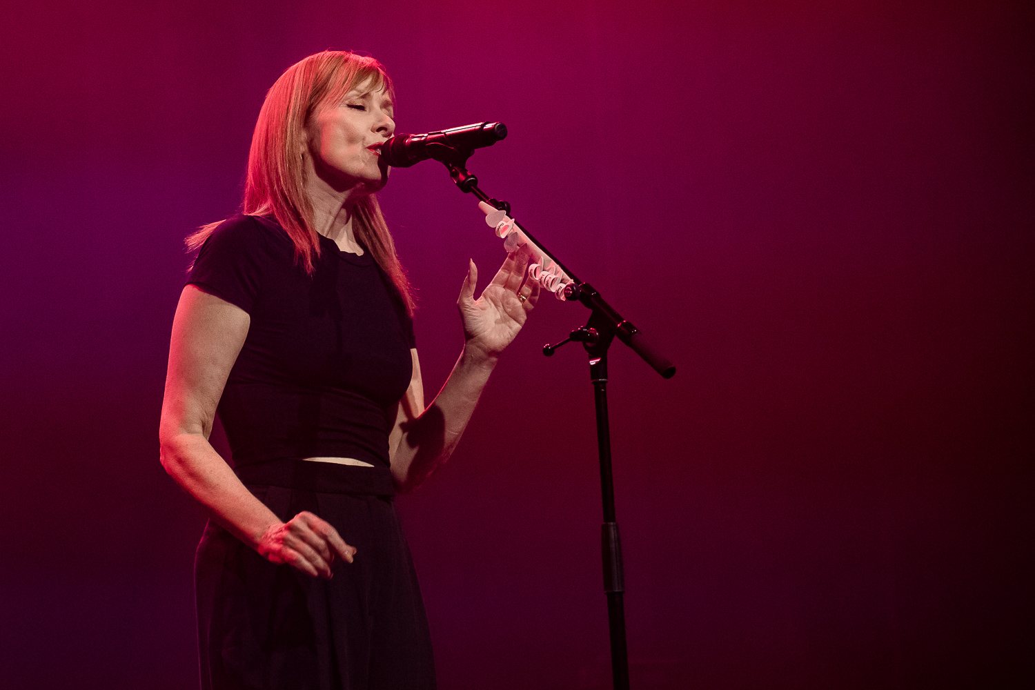 Suzanne Vega @ Het Depot, foto 14, foto's door Jürgen Bruynooghe - FrontView Magazine