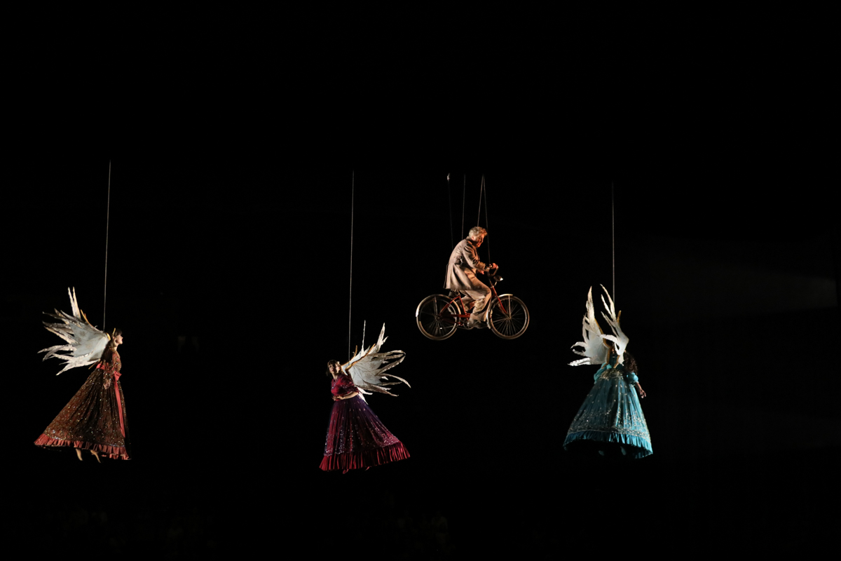 Corteo, Cirque du soleil @ Lotto Arena, picture 43, photographed by dirk janssens - FrontView Magazine
