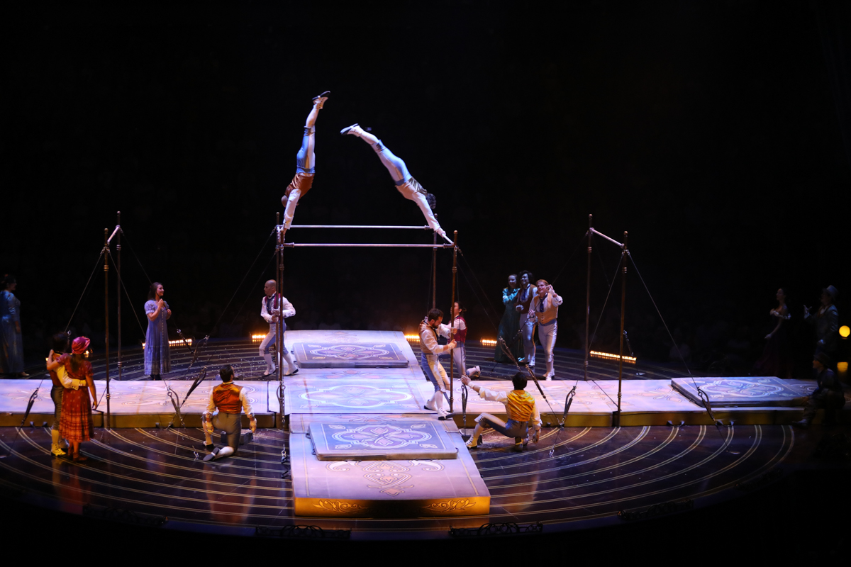 Corteo, Cirque du soleil @ Lotto Arena, picture 44, photographed by dirk janssens - FrontView Magazine