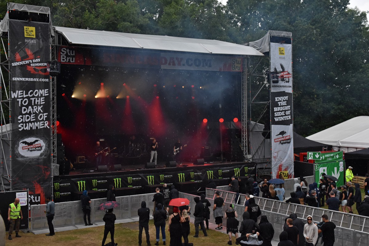 Atmosphere @ Sinner's day Summer, picture 11, photographed by Luc Klinckaert - FrontView Magazine