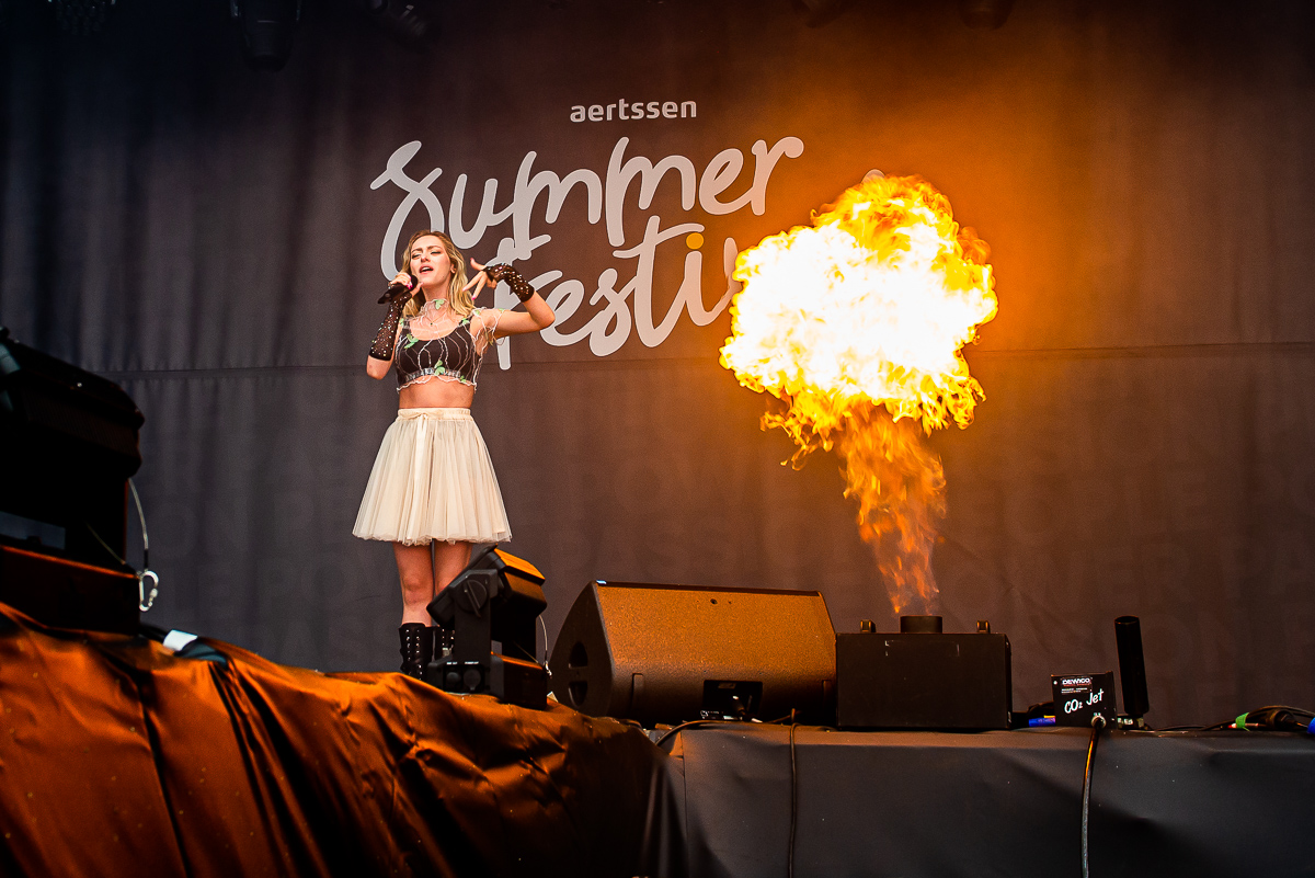 Camille @ Aertssen Summer Festival 2022, picture 1, photographed by Dimitri Vanlommel - FrontView Magazine
