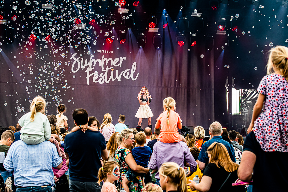 Camille @ Aertssen Summer Festival 2022, picture 11, photographed by Dimitri Vanlommel - FrontView Magazine