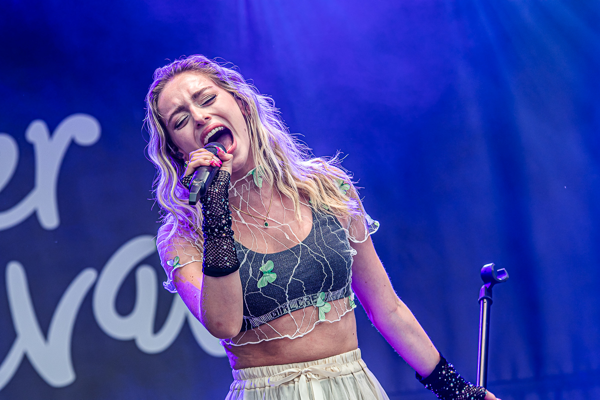 Camille @ Aertssen Summer Festival 2022, picture 17, photographed by Dimitri Vanlommel - FrontView Magazine
