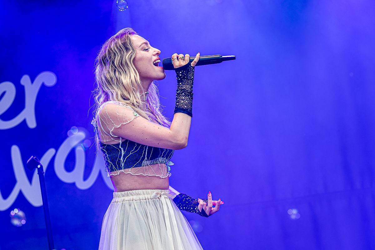 Camille @ Aertssen Summer Festival 2022, picture 19, photographed by Dimitri Vanlommel - FrontView Magazine