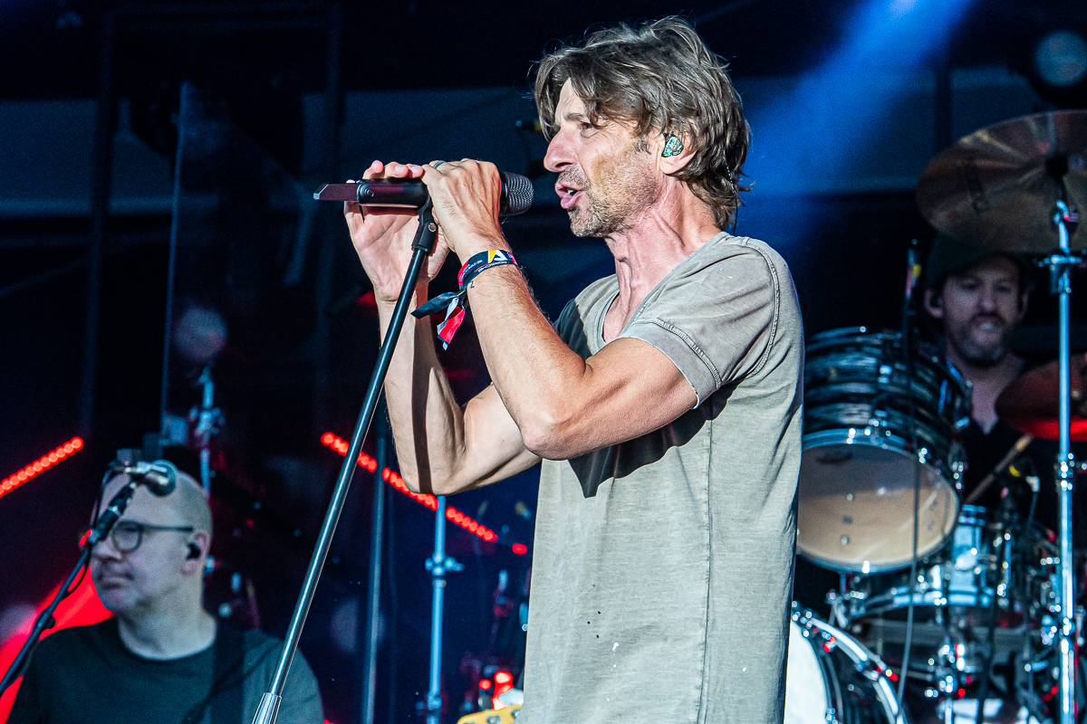 Clouseau @ Aertssen Summer Festival 2022, picture 13, photographed by Dimitri Vanlommel - FrontView Magazine
