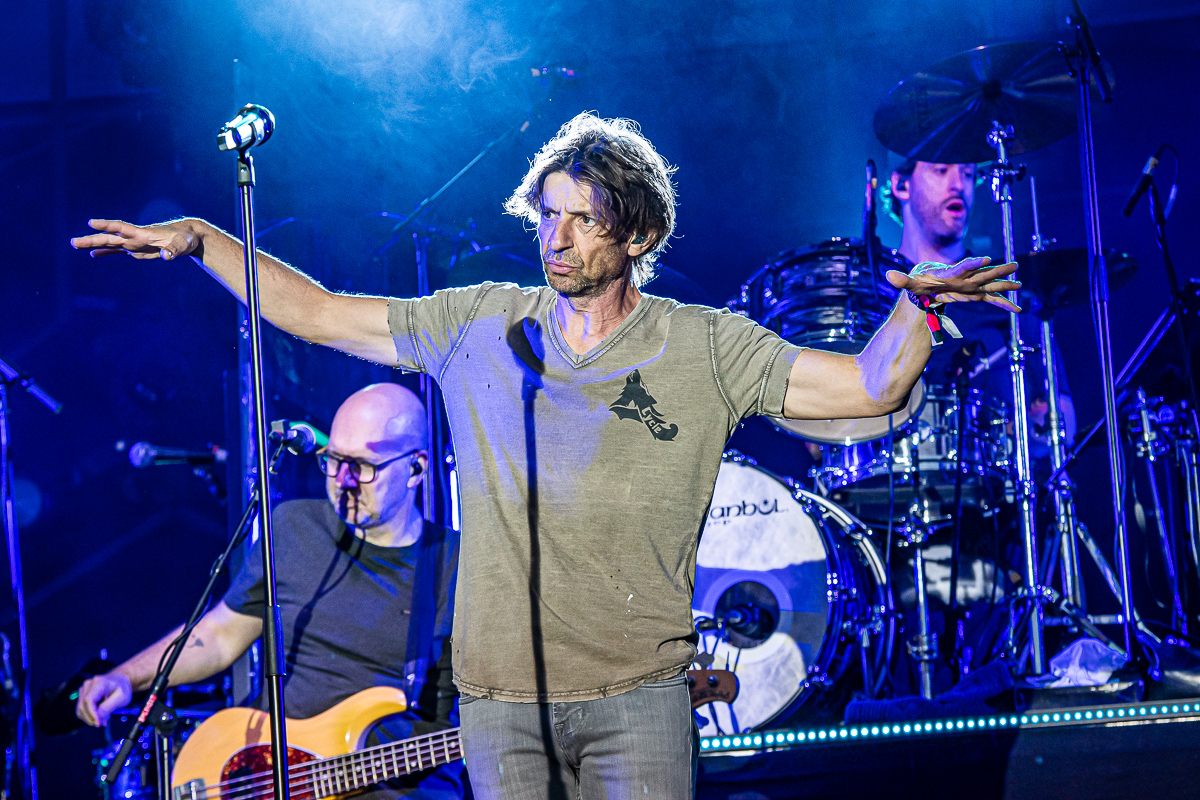 Clouseau @ Aertssen Summer Festival 2022, picture 24, photographed by Dimitri Vanlommel - FrontView Magazine