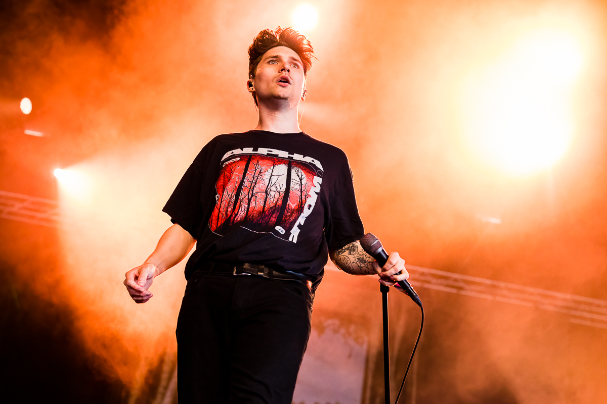 Holding Absence @ Jera On Air, picture 9, photographed by Dorien Goetschalckx - FrontView Magazine