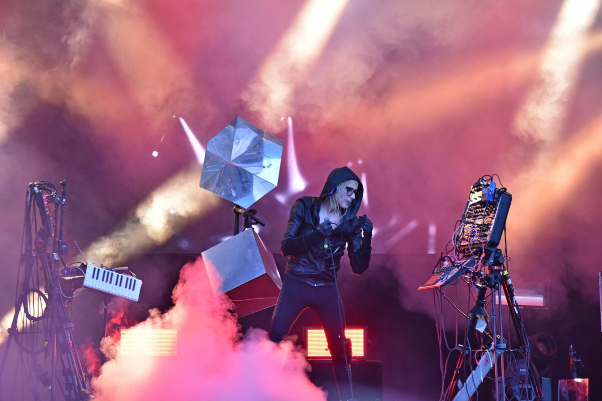 IAMX (Machinate) @ Sinner's day Summer, picture 4, photographed by Luc Klinckaert - FrontView Magazine
