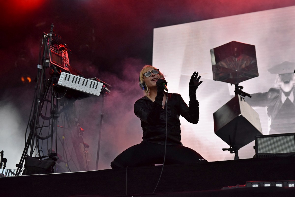 IAMX (Machinate) @ Sinner's day Summer, picture 9, photographed by Luc Klinckaert - FrontView Magazine