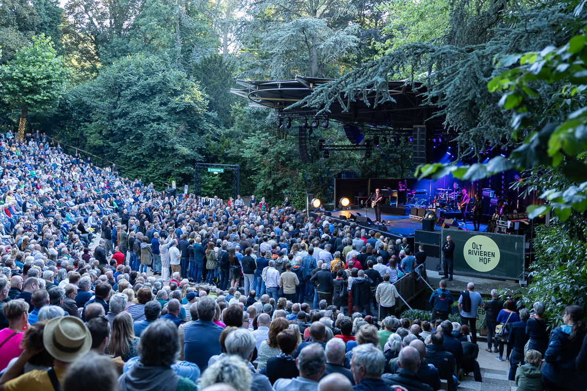 Elvis Costello & The Imposters @ OLT, foto 3, foto's door David Johnson - FrontView Magazine