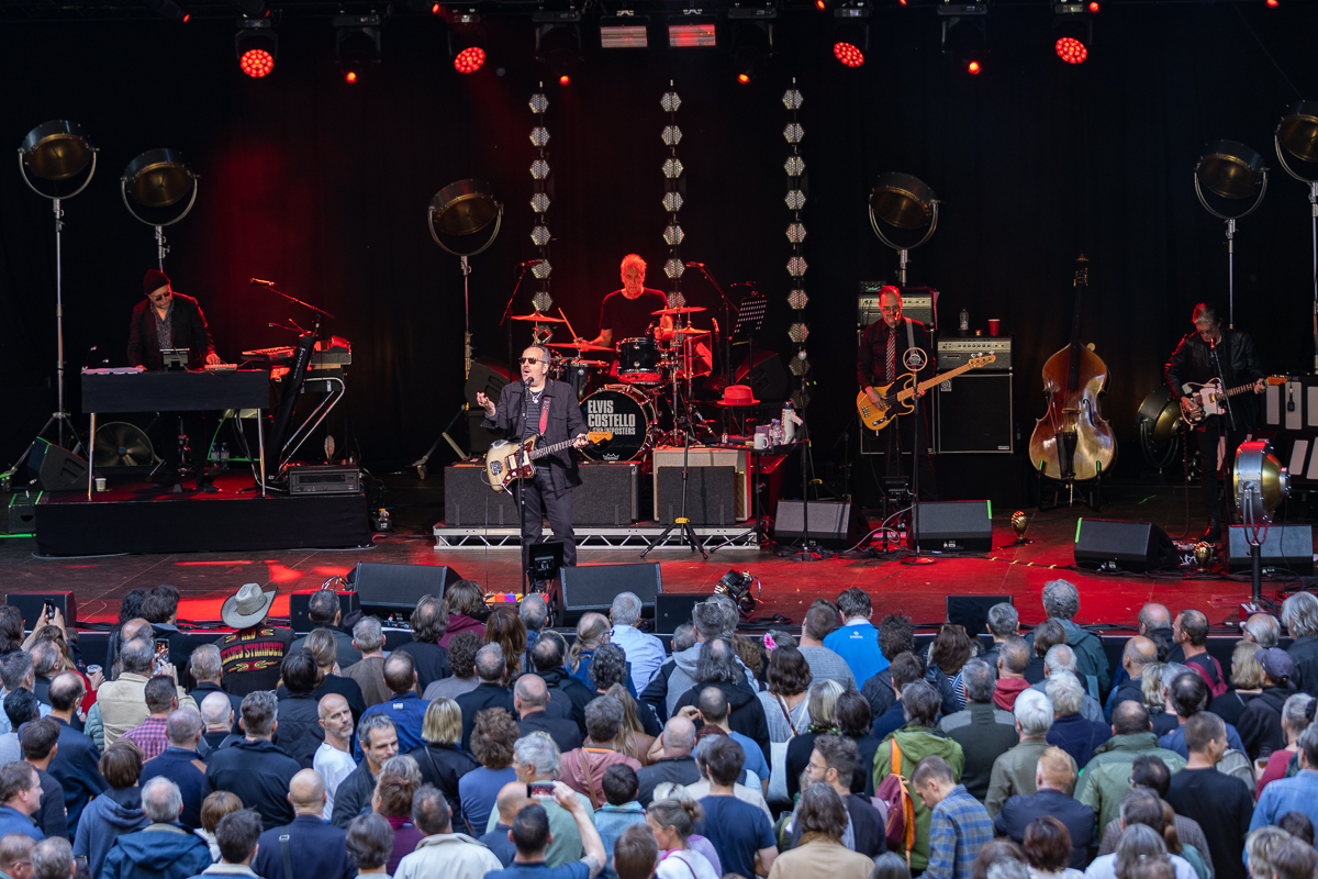Elvis Costello & The Imposters @ OLT, foto 6, foto's door David Johnson - FrontView Magazine