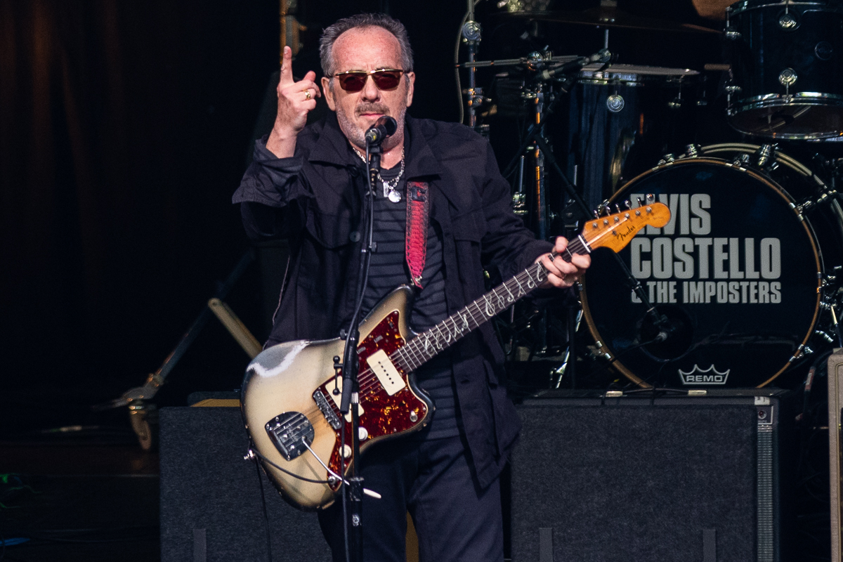 Elvis Costello & The Imposters @ OLT, foto 12, foto's door David Johnson - FrontView Magazine