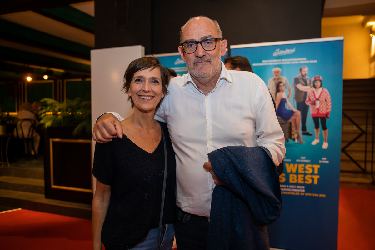 Première Oost West, Thuis Best @ Fakkeltheater - Rode Zaal, foto 22, foto's door Goele Bormans - FrontView Magazine