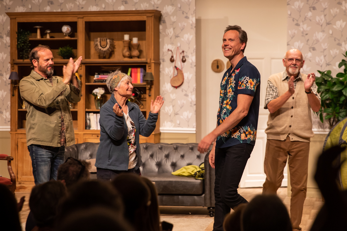 Première Oost West, Thuis Best @ Fakkeltheater - Rode Zaal, foto 34, foto's door Goele Bormans - FrontView Magazine
