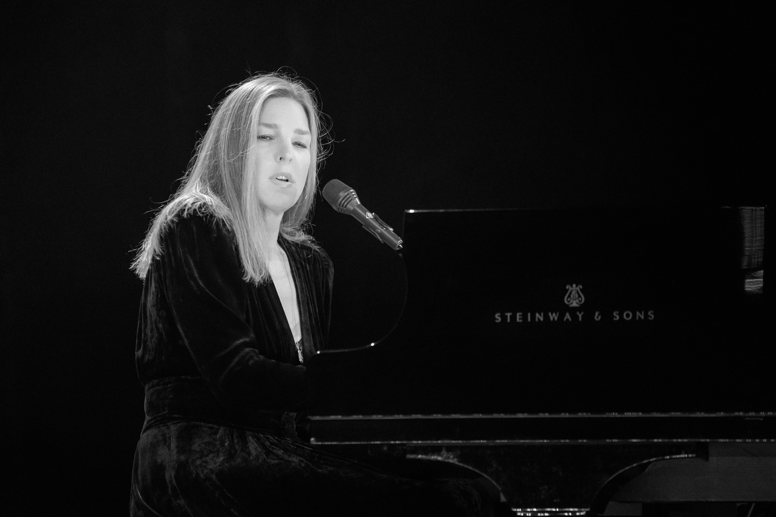 Diana Krall in concert World Tour, picture 3, photographed by Paul Jongeneelen - FrontView Magazine