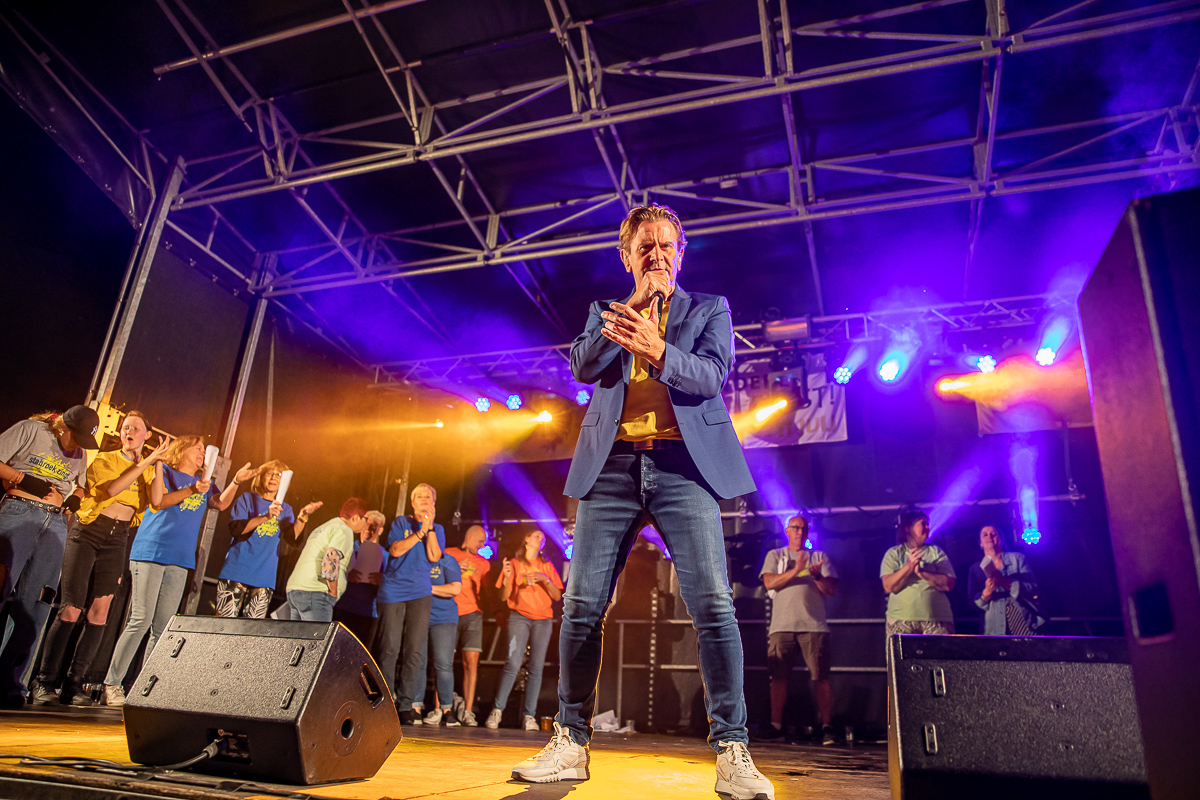 Luc Steeno @ Stabroek Zingt, picture 1, photographed by Dimitri Vanlommel - FrontView Magazine