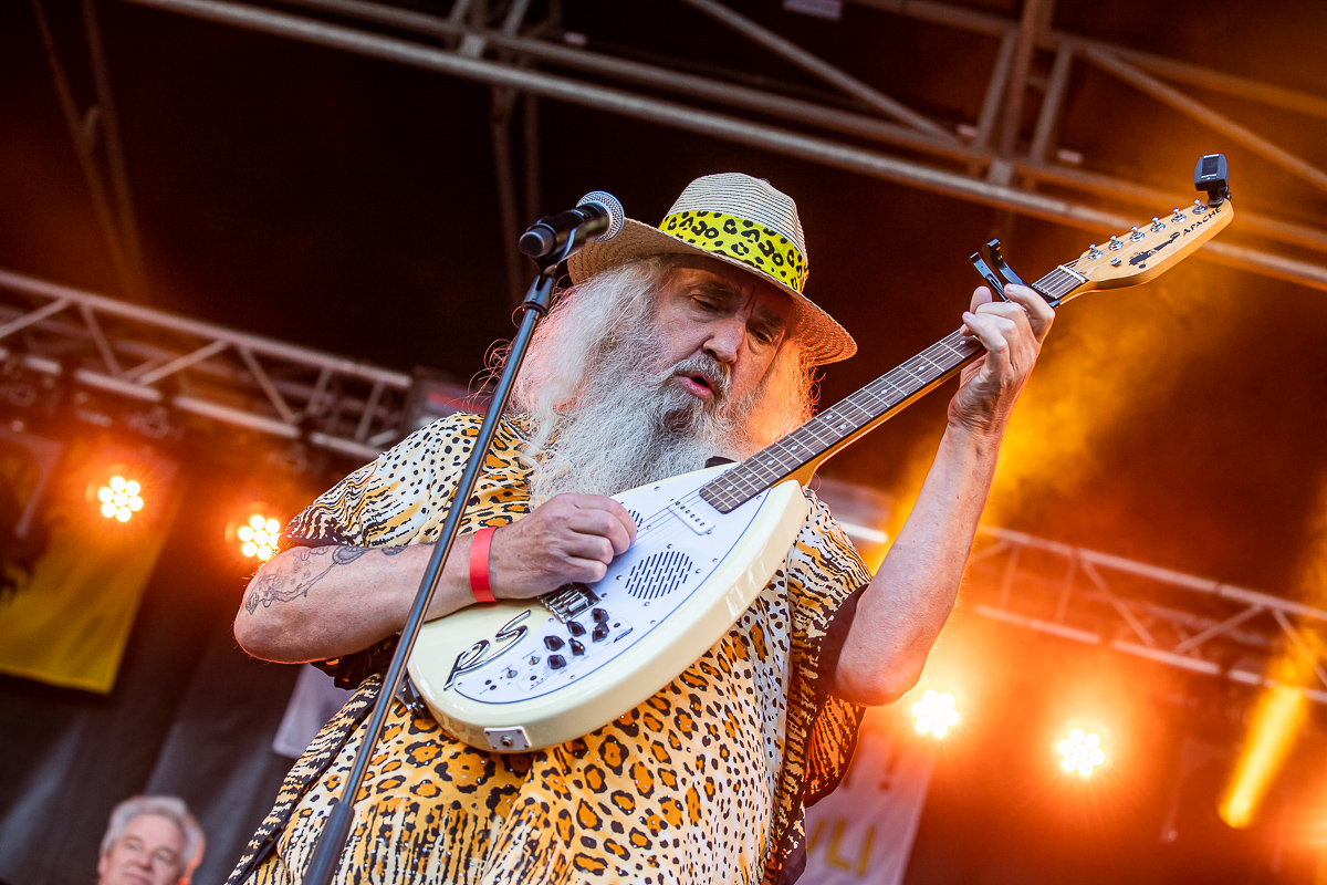 Zjuul Krapuul @ Stabroek Zingt, picture 4, photographed by Dimitri Vanlommel - FrontView Magazine