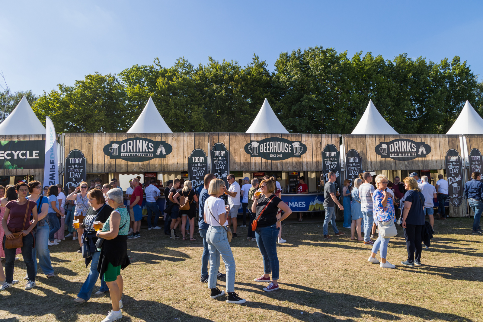 De Kreuners & Clouseau @ Rock Zottegem 2022, picture 2, photographed by Paul Jongeneelen - FrontView Magazine