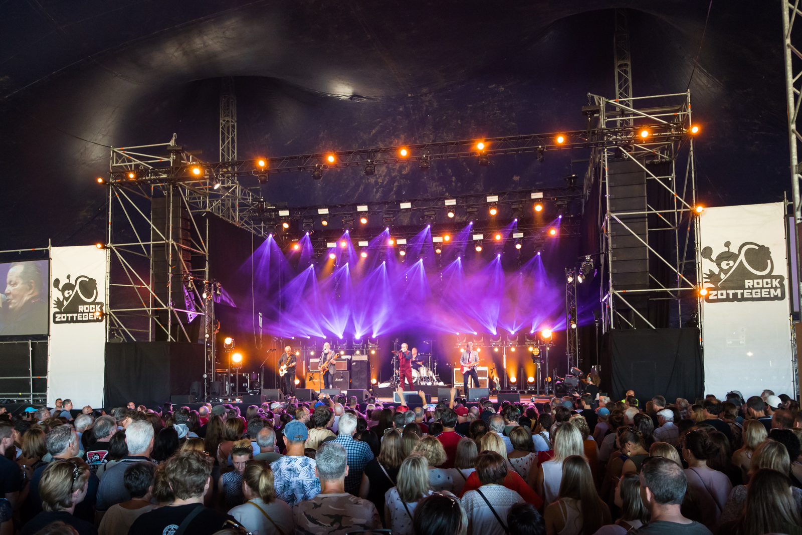 De Kreuners & Clouseau @ Rock Zottegem 2022, picture 17, photographed by Paul Jongeneelen - FrontView Magazine