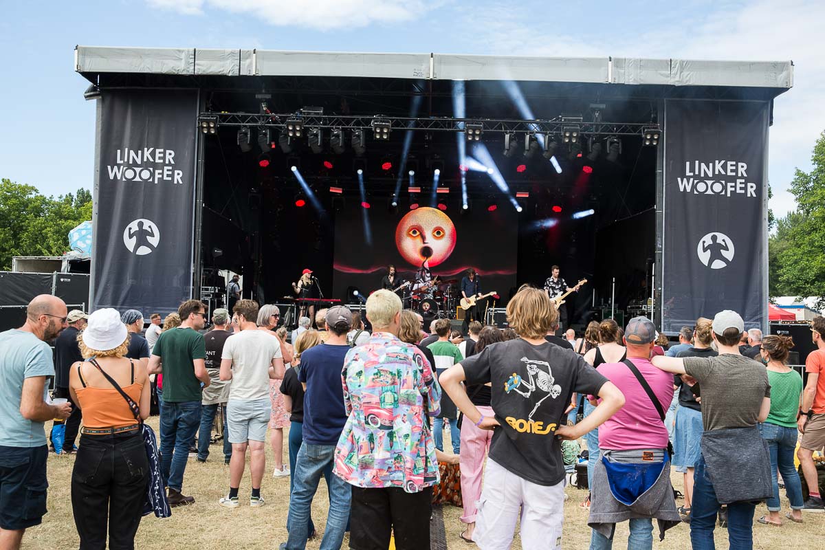 Glitterpaard @ Linkerwoofer 2022, foto 17, foto's door Marc Verdonck - FrontView Magazine