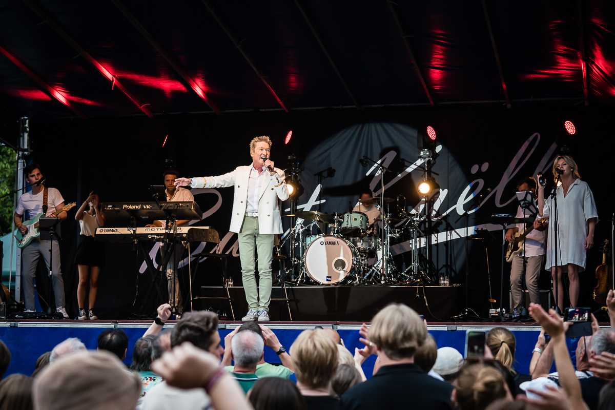 Bart Kaëll Live @ Parkies Sint-Niklaas, picture 5, photographed by Danny Wagemans - FrontView Magazine
