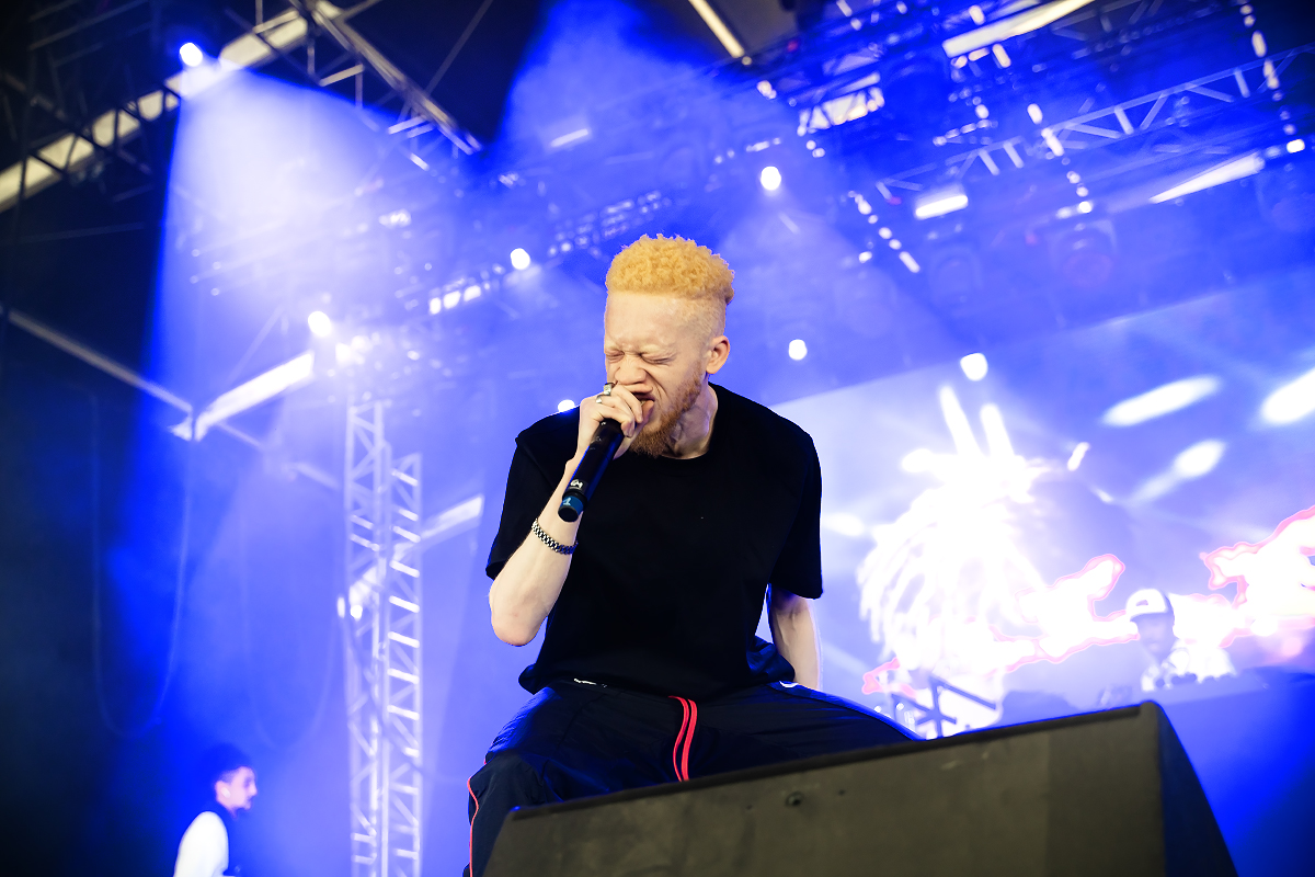 Albi X @ Dour Festival 2022, picture 2, photographed by Magali Decamps - FrontView Magazine