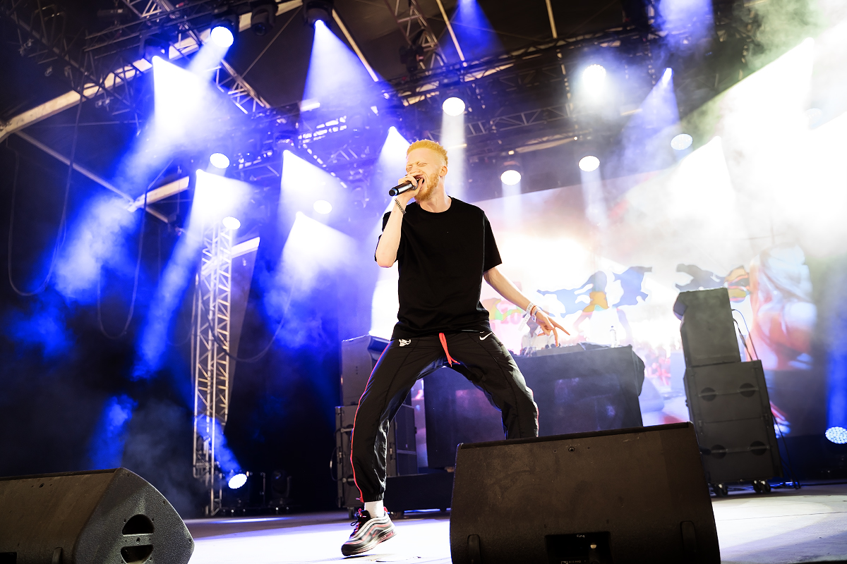 Albi X @ Dour Festival 2022, picture 3, photographed by Magali Decamps - FrontView Magazine