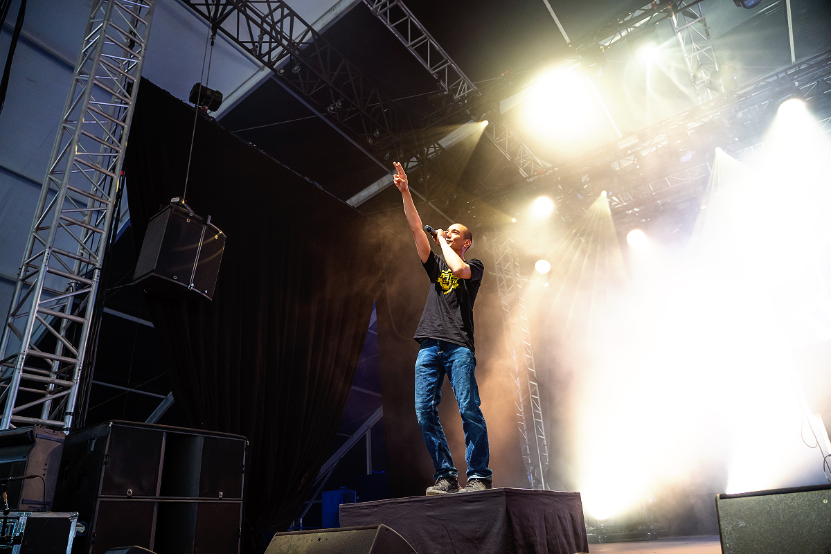 Hugo TSR @ Dour Festival 2022, foto 5, foto's door Magali Decamps - FrontView Magazine