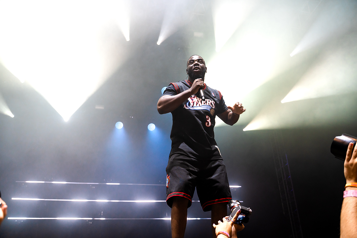 Dinos @ Dour Festival 2022, picture 5, photographed by Magali Decamps - FrontView Magazine
