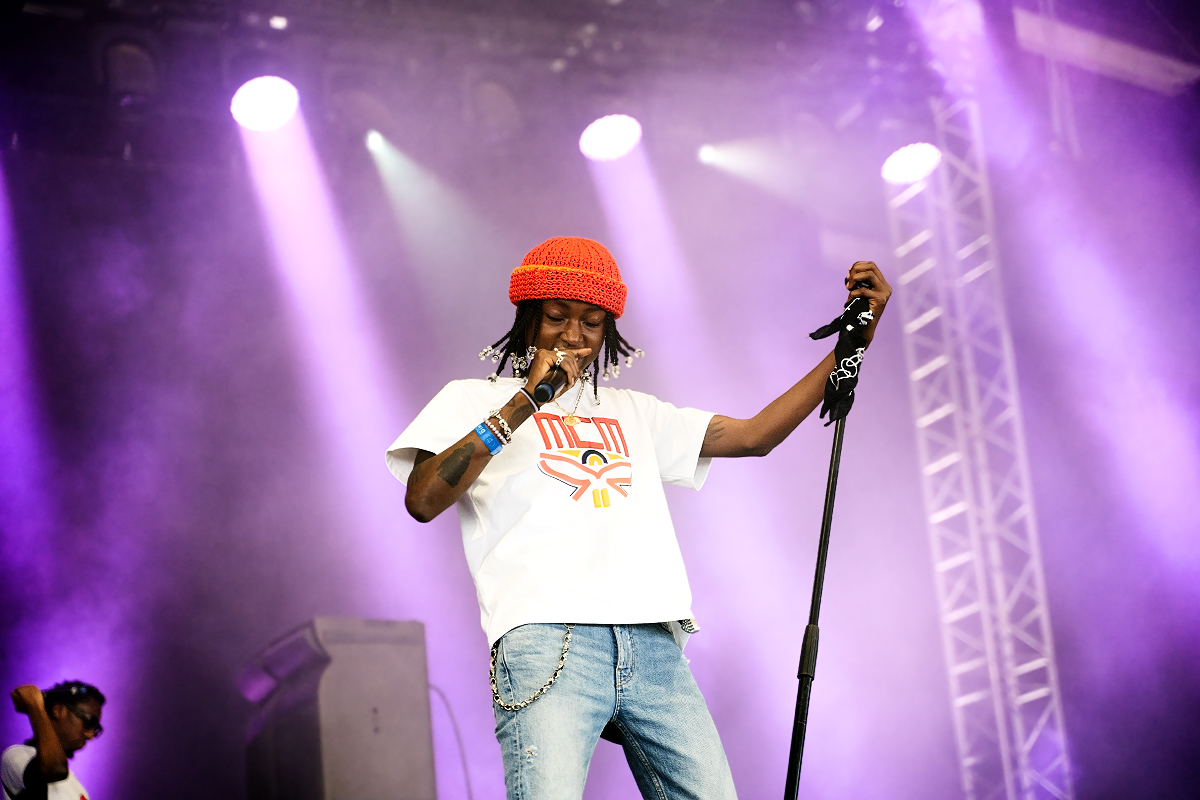 Flohio @ Dour Festival 2022, picture 1, photographed by Magali Decamps - FrontView Magazine