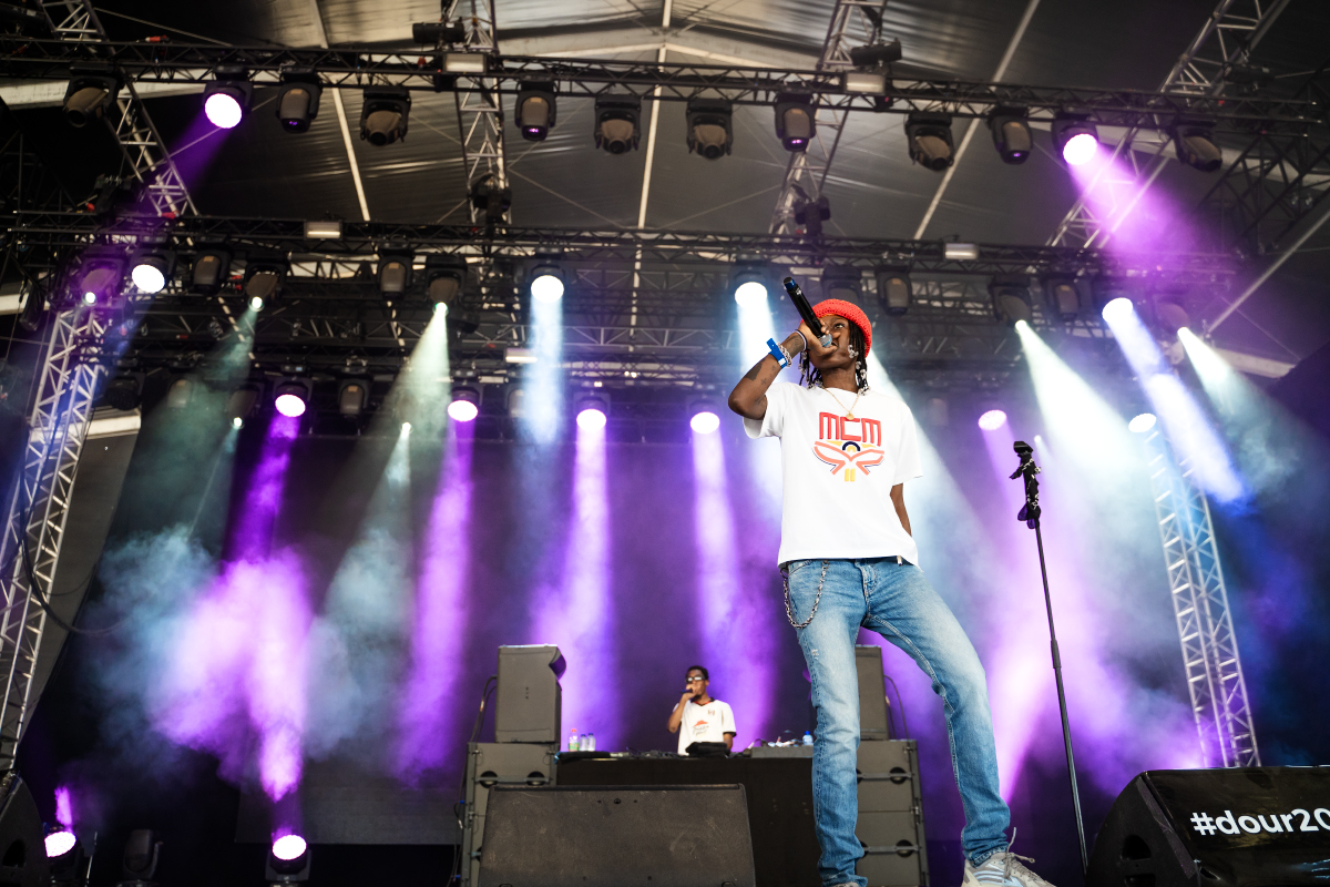 Flohio @ Dour Festival 2022, picture 2, photographed by Magali Decamps - FrontView Magazine