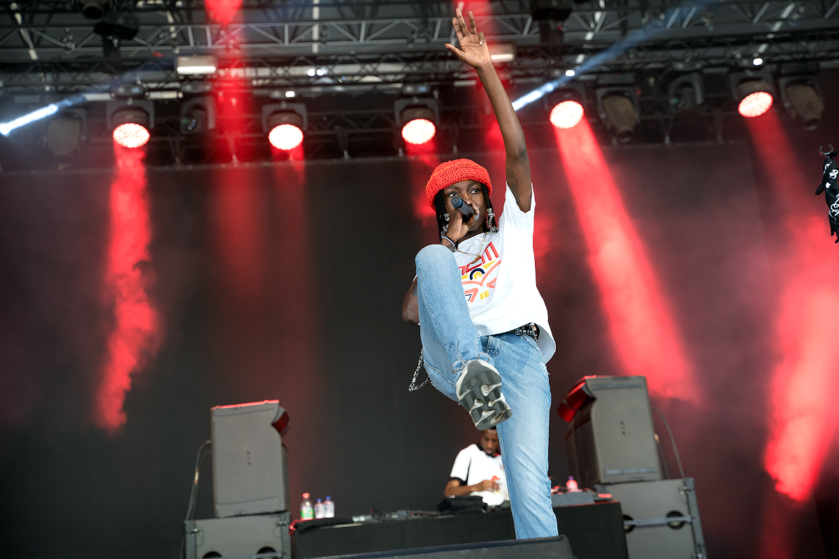 Flohio @ Dour Festival 2022, picture 3, photographed by Magali Decamps - FrontView Magazine