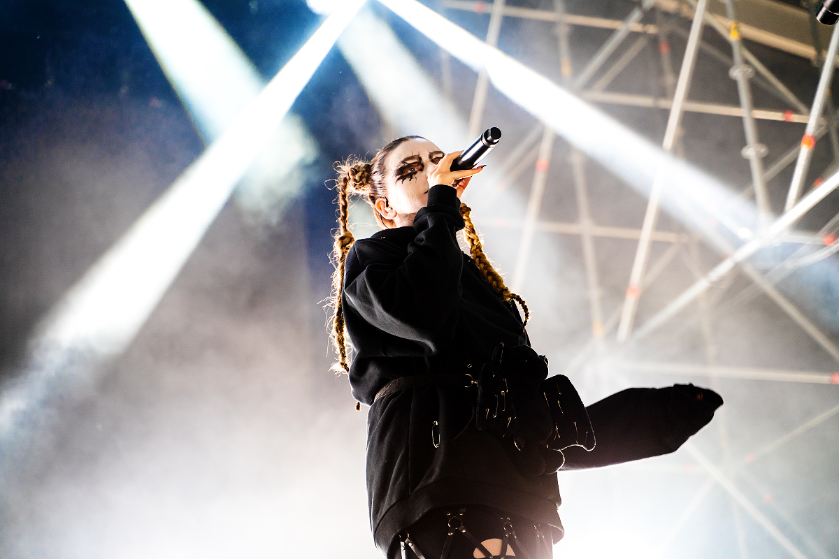 Ic3peak @ Dour Festival 2022, picture 2, photographed by Magali Decamps - FrontView Magazine
