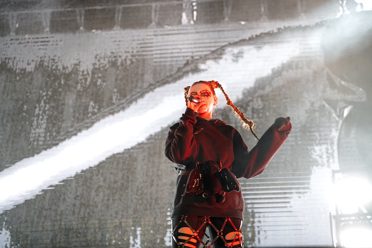Ic3peak @ Dour Festival 2022, picture 9, photographed by Magali Decamps - FrontView Magazine